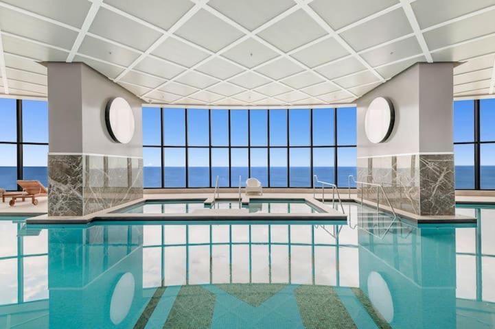 Sea View Beachfront Apartment In Surfers Gold Coast Bagian luar foto