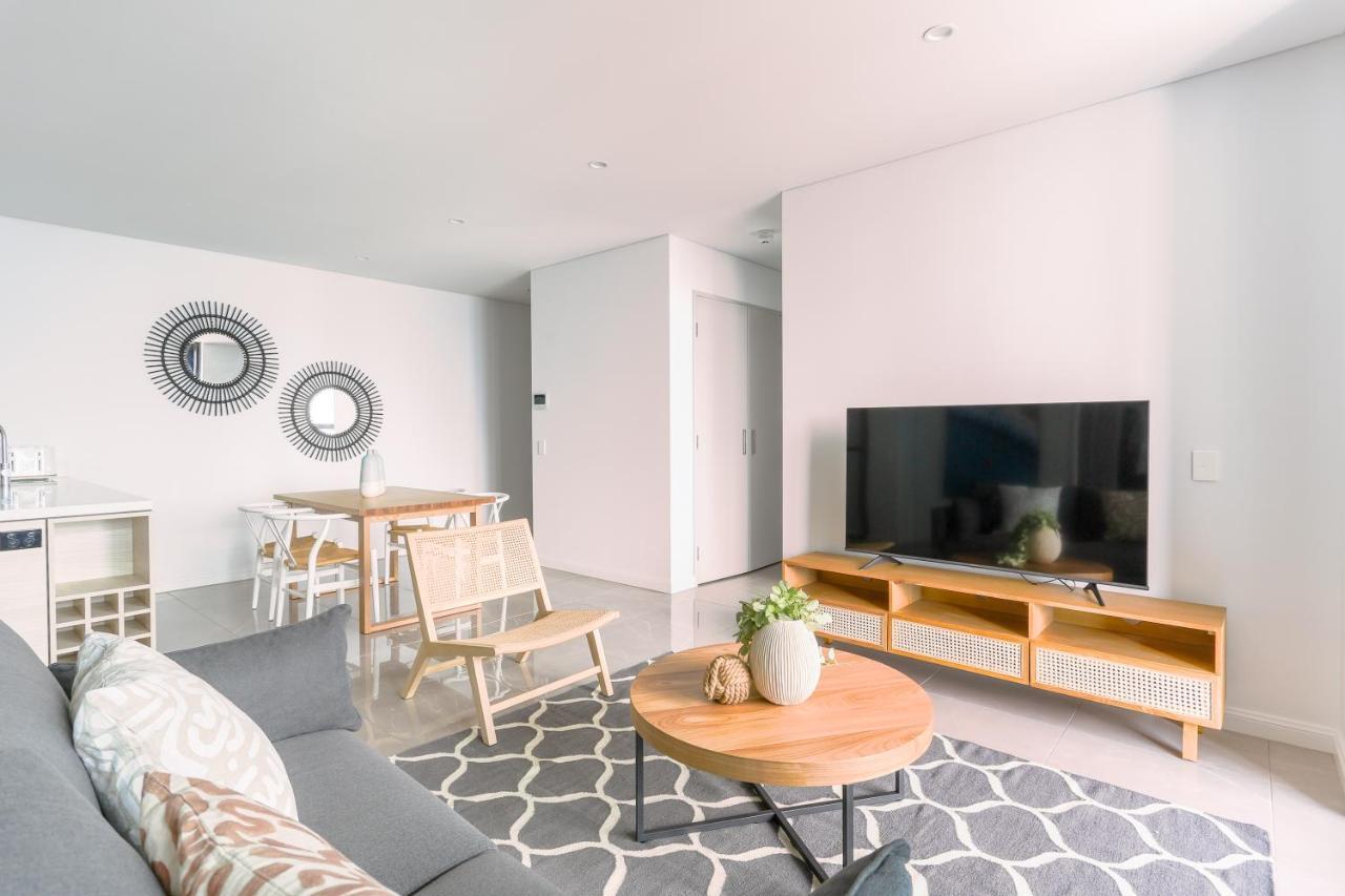 Sea View Beachfront Apartment In Surfers Gold Coast Bagian luar foto