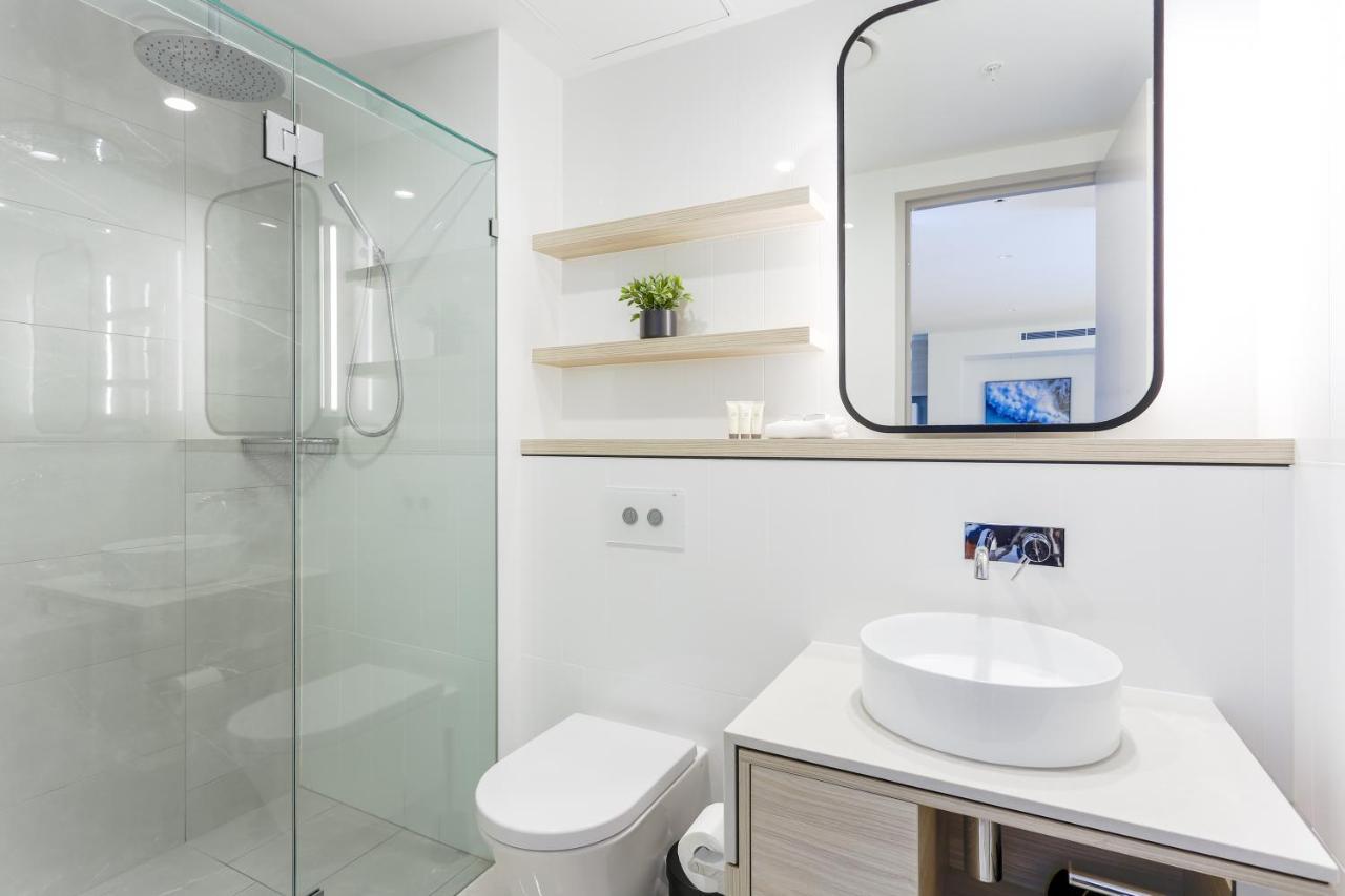 Sea View Beachfront Apartment In Surfers Gold Coast Bagian luar foto